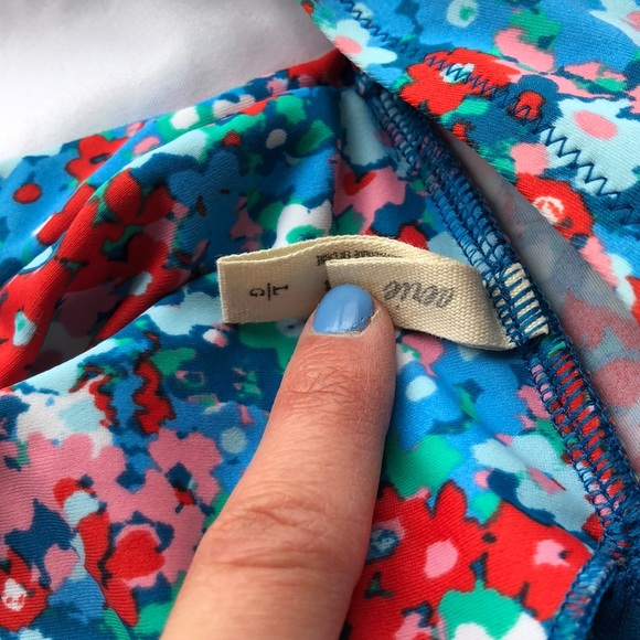 Swim top Bundle - Picture 7 of 8